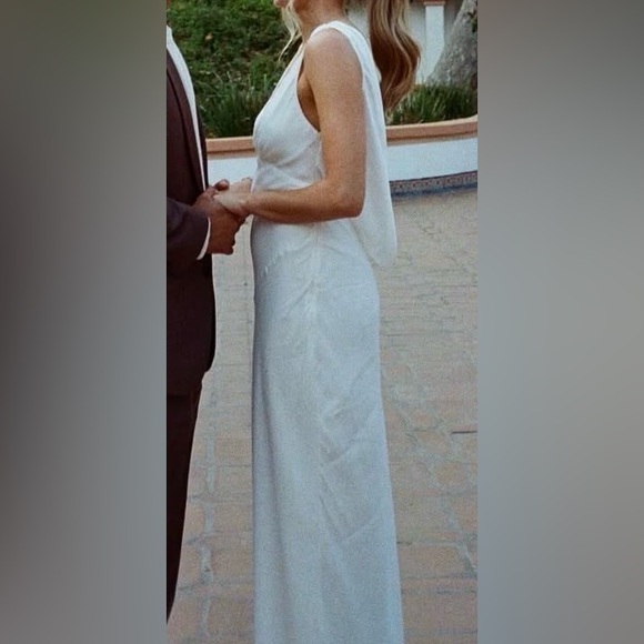 Meshki White V-Neck Maxi Gown - Picture 6 of 6